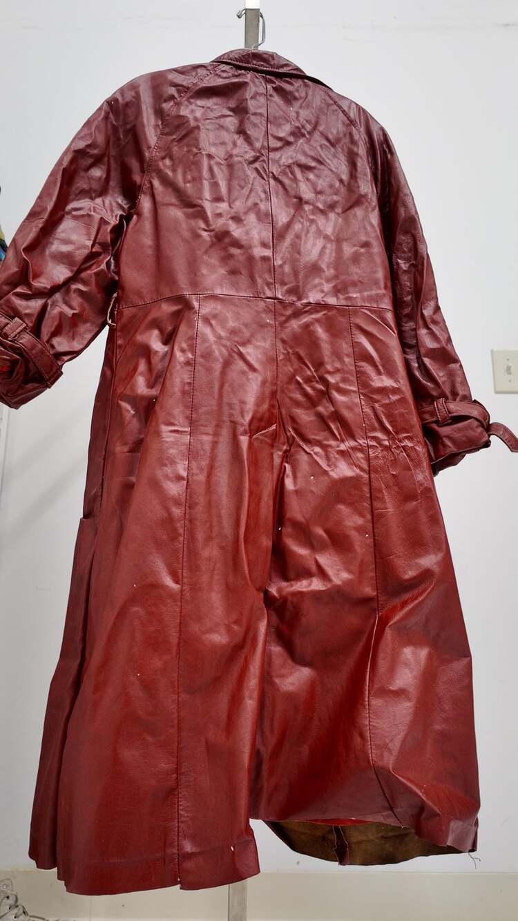 Vintage 70s Full-Length Oxblood Red Faux Leather Trench Coat – (Small/Medium) - Picture 3 of 3